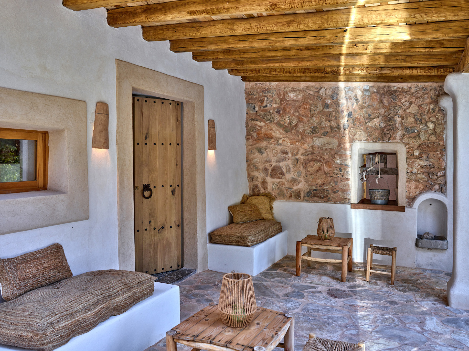 Resa Esatates for sale finca st rafael Ibiza modern 1 porche .jpg